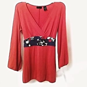 NEW YORK & COMPANY CUTE TOP!