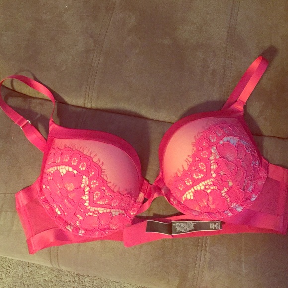 NWOT Victoria's Secret push-up bra