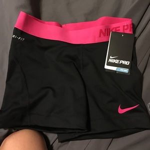 Nike women's pro new Sz small