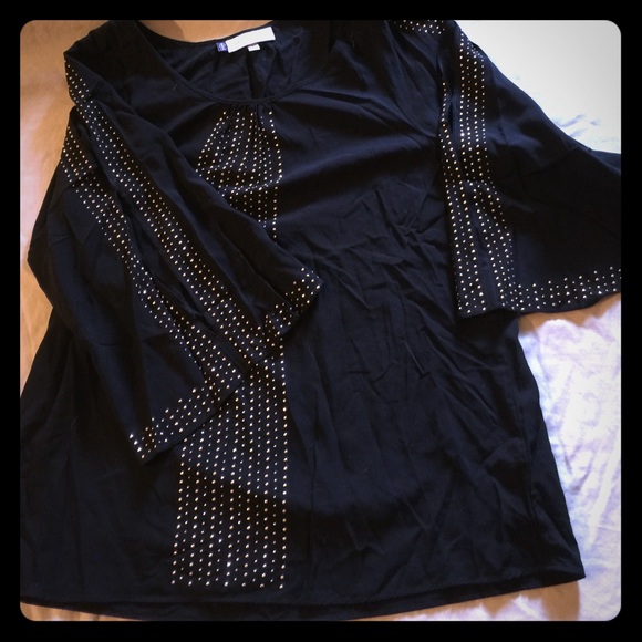 Jennifer Lopez cold shoulder top