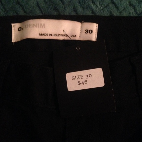 O2 denim jeans black made with rips on knees - Picture 4 of 4