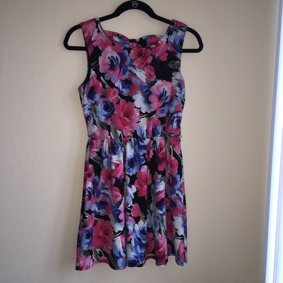 Dresses & Skirts - Floral Print Dress