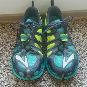 Brooks running Pure Grit 2 size 7.5