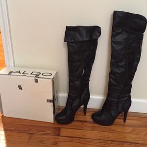 Black boots size 8