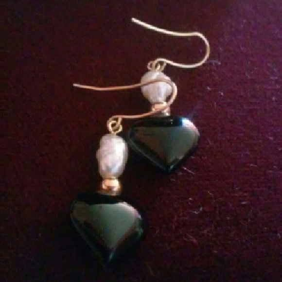 Vintage 14k onyx and pearl earnings