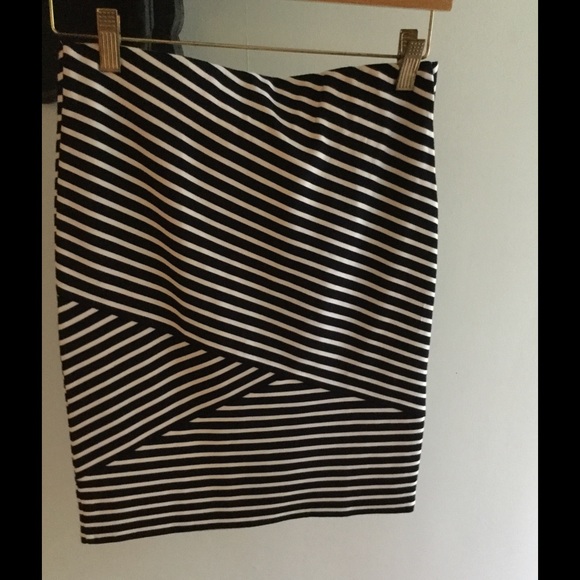 Ann Taylor Loft skirt - Picture 3 of 8