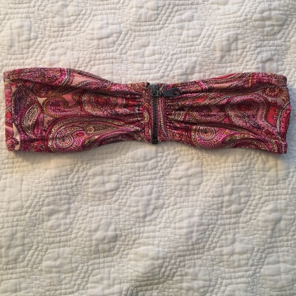 Strapless zip-up bikini top