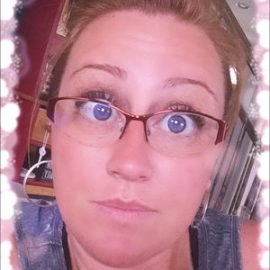 Meet your Posher, Monica