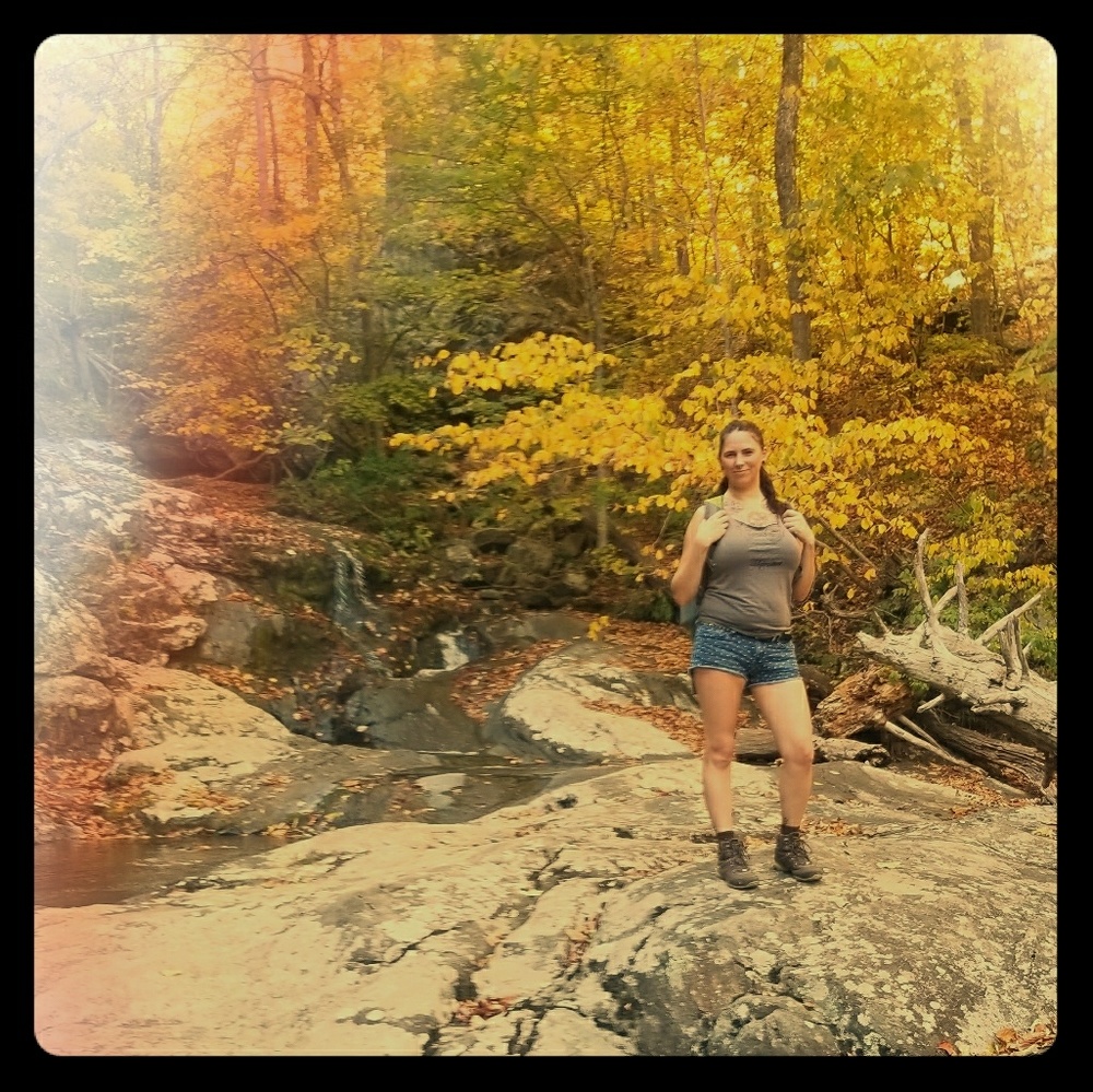 Meet your Posher, Caitlin