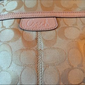 CUTE CROSSBODY/SALE THIS WEEKEND ONLY!!