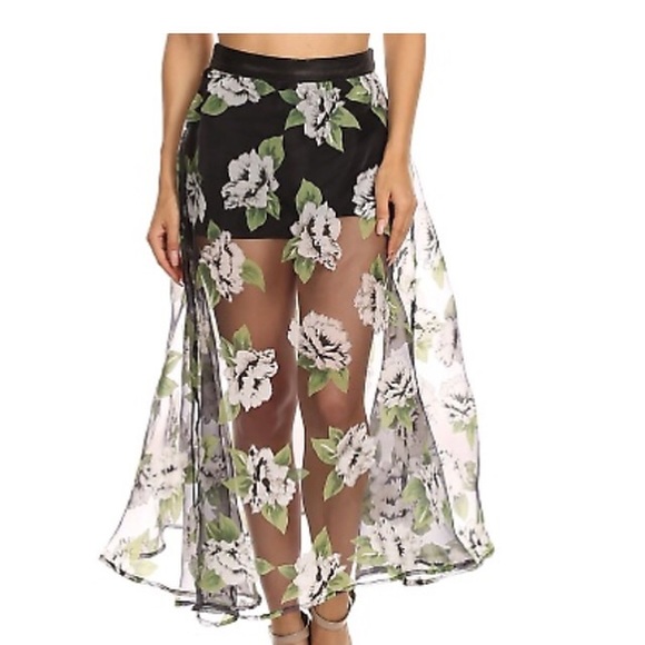 Gorgeous skirt available in all sizes