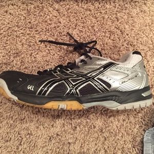 Volleyball shoes
