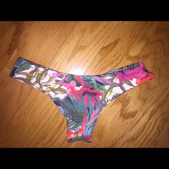 Midori Cheeky bottoms