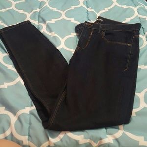 🛇🛇SOLD🚫🚫NWOT Express Mia Jeans