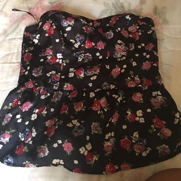 Size L tube top peplum