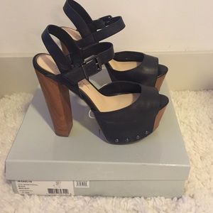 Jessica Simpson Platform Heels size 9.5