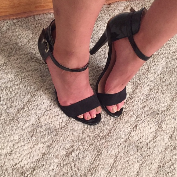 black heels worn once - Picture 2 of 4