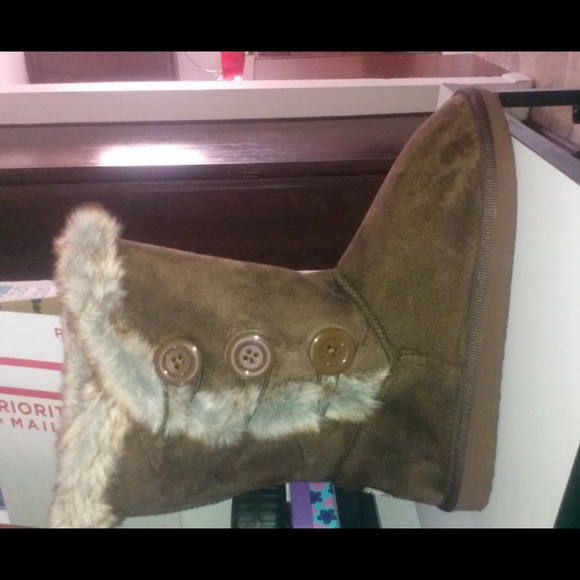 TODAY .....///----Boots Sale size 11 available ... - Picture 3 of 4