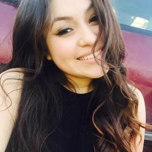 Meet your Posher, Karina