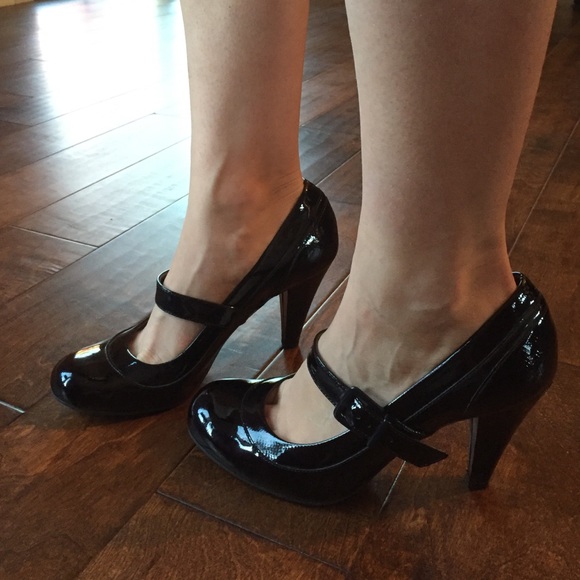 Navy Paten Leather Pumps