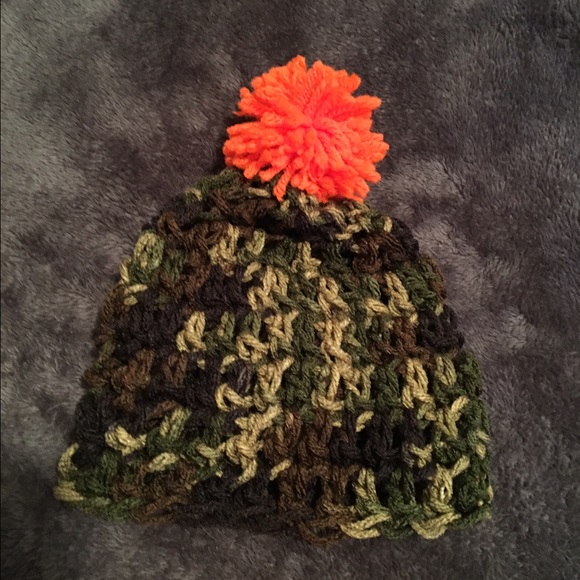 ❌sold❌Crocheted camo photo prop - Picture 3 of 3