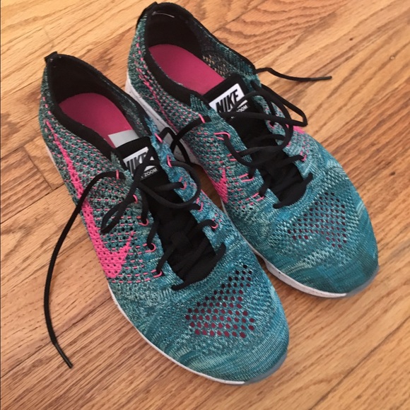 Nike flyknit zoom sneakers cheaper on Ⓜ️