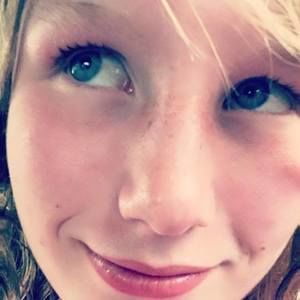 Meet your Posher, Hayley
