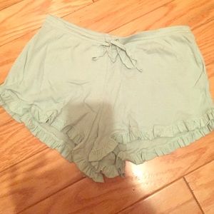 "Pillow fight" pajama shorts