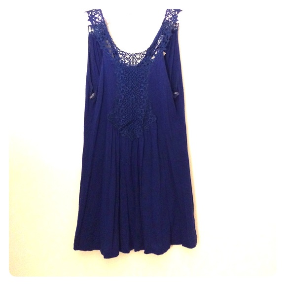 Adorable blue lace tank!
