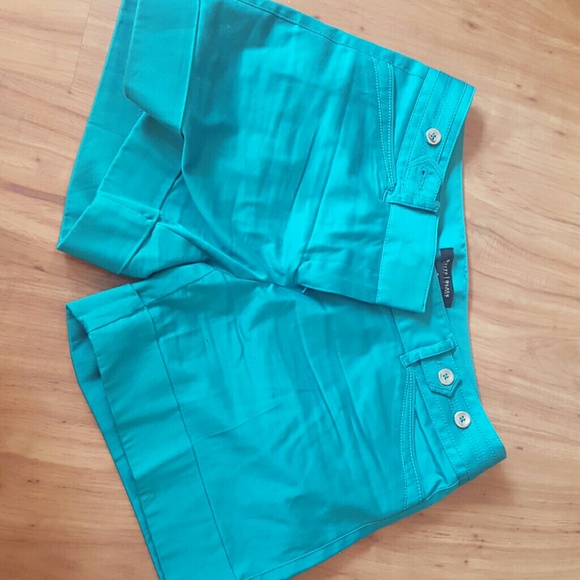 💙WHBM teal shorts💙