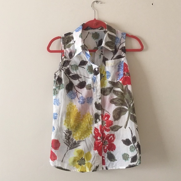 Boden sleeveless, collared shirt