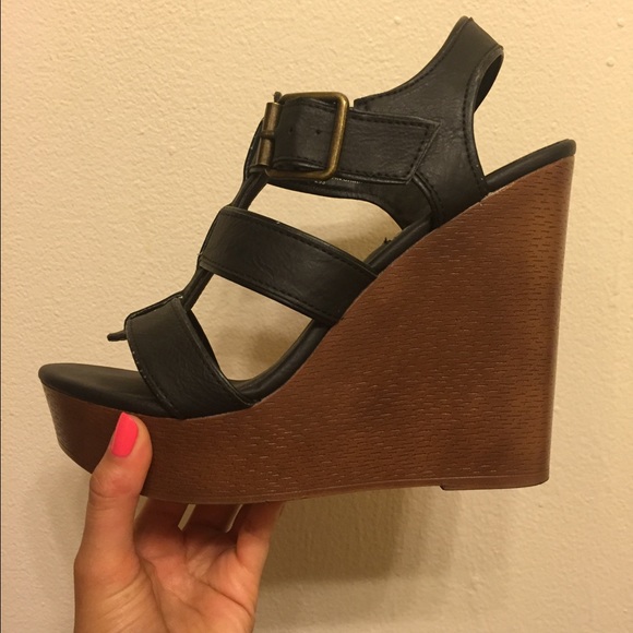 Steve Madden platform sandals 7.5