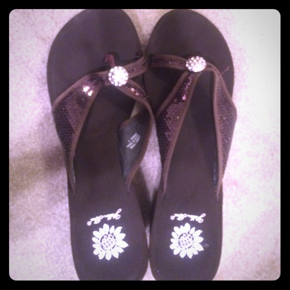 Yellow box sandals