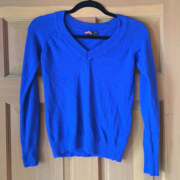 Cute sweater!! Forever 21 royal blue Small