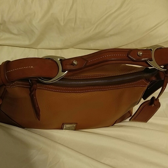 Dooney & Bourke Harrison Leather Hobo caramel - Picture 2 of 4
