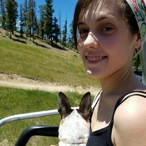 Meet your Posher, Cecilia