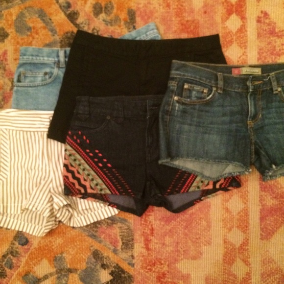 Bundle shorts deal!!! 🌟💫