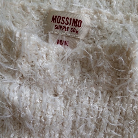 CROPPED FUZZY SWEATER