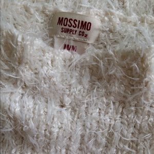 CROPPED FUZZY SWEATER