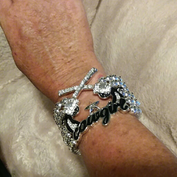 Rhinestone guns cowgirl  bracelet - Picture 4 of 4