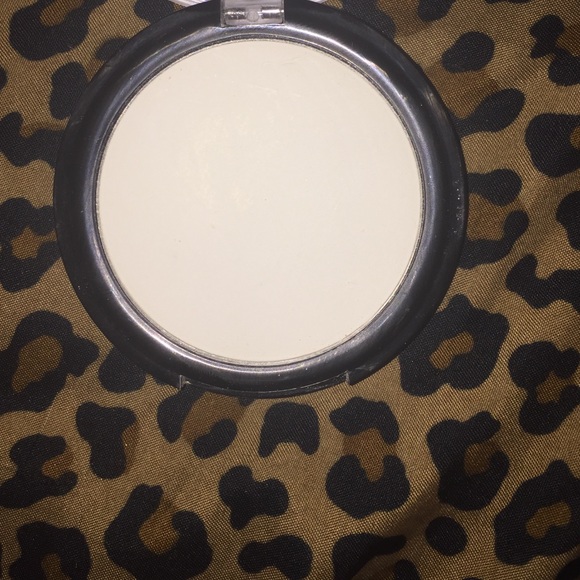 Translucent setting powder - Picture 2 of 2
