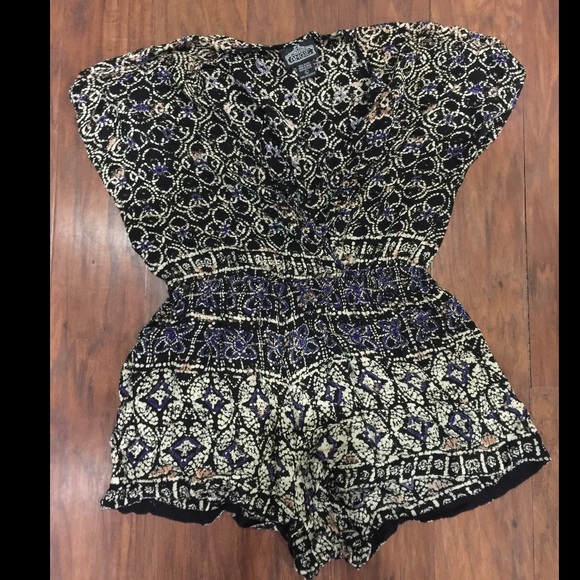 Awesome romper ! Worn one time ! - Picture 1 of 2