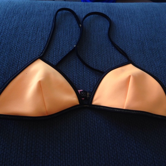 Bikini Set - Picture 2 of 4