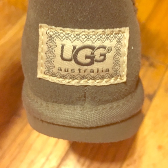 Grey knitted ugg boots
