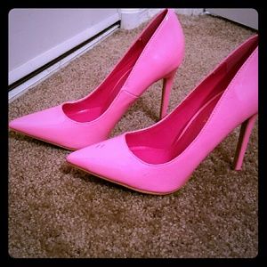 Never Worn Pink Pointy Toe Pumps