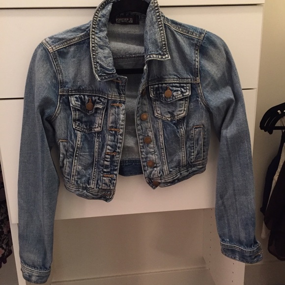 Cropped denim jacket
