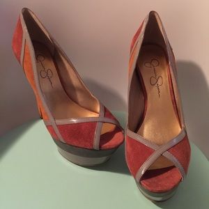 Jessica Simpson platform pump