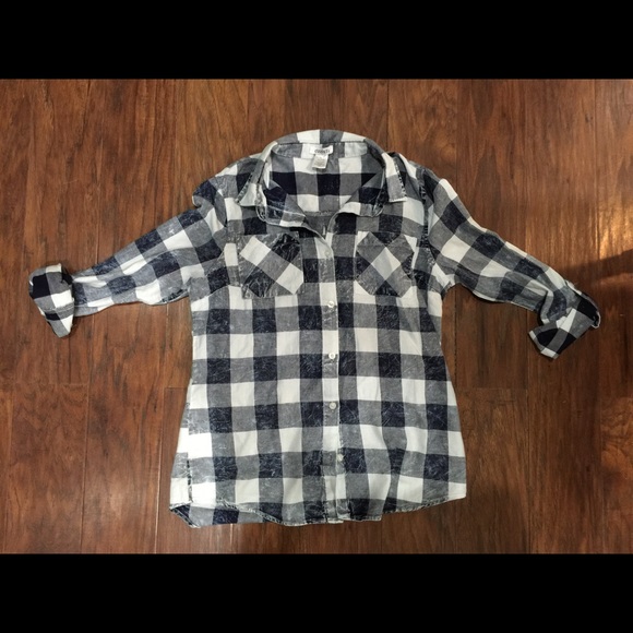 Adorable soft country gal shirt !