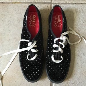 TAYLOR SWIFT BRAND NEW KEDS!