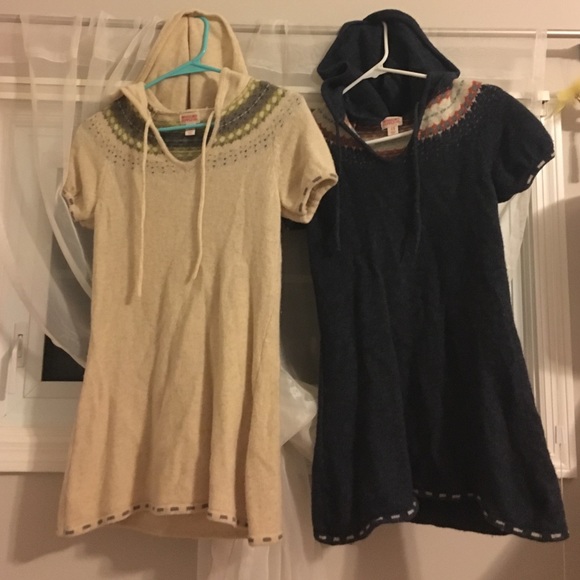 Short sleeve Sweater top with hood